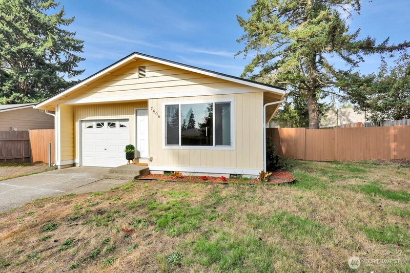 7606 14th Loop NE