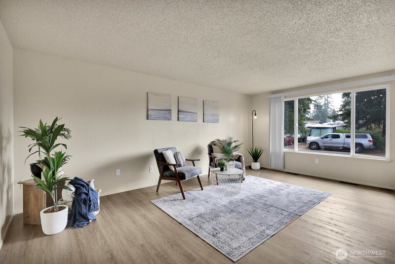 7606 14th Loop NE
