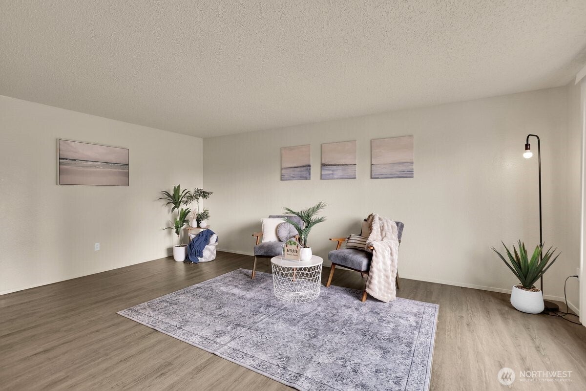 7606 14th Loop NE