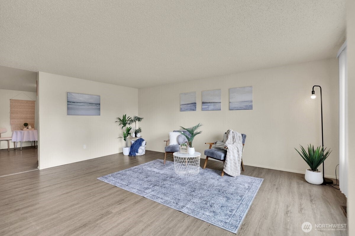 7606 14th Loop NE