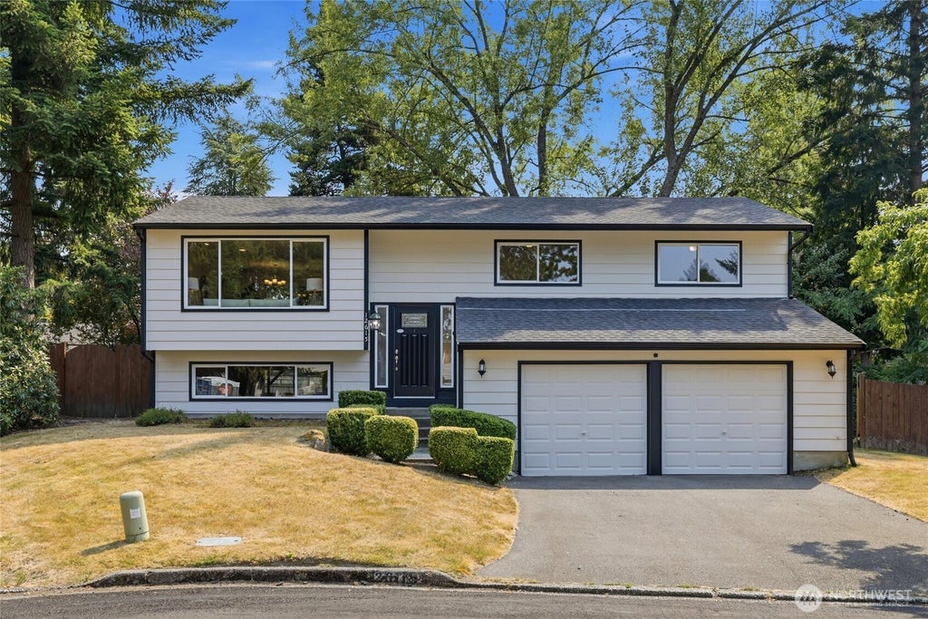 Photo of 12615 NE 142nd Street, Kirkland, WA 98034 (MLS # 2584996)