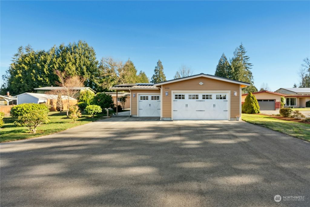 Photo of 26918 210th Avenue SE, Covington, WA 98042 (MLS # 2327016)