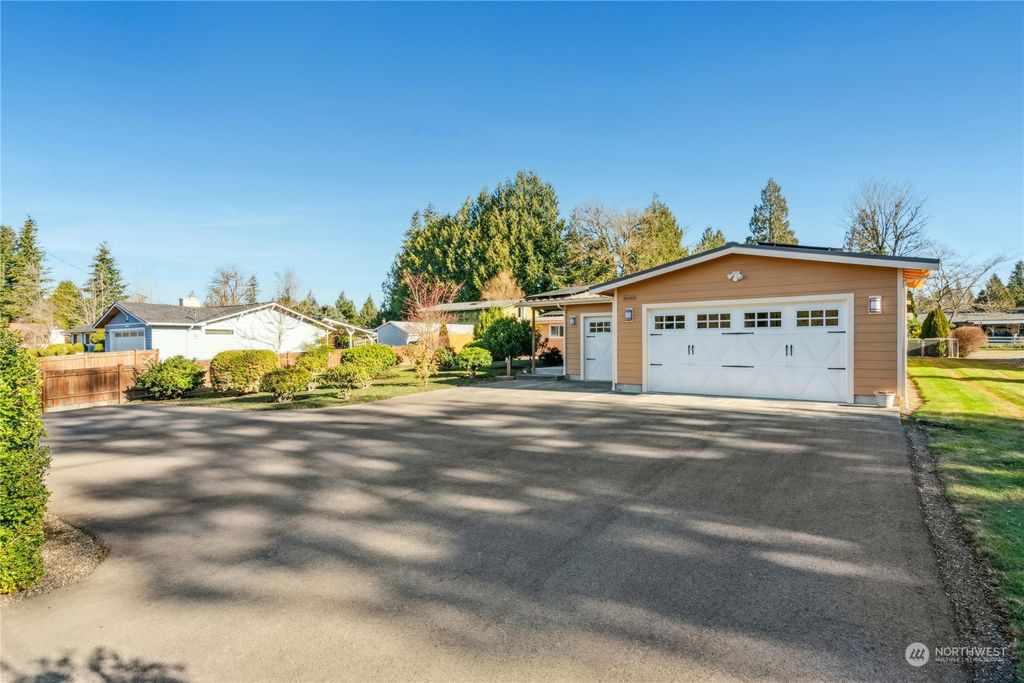 Photo of 26918 210th Avenue SE, Covington, WA 98042 (MLS # 2327016)