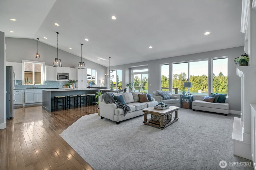 Photo of 4705 Lakeridge Drive E, Lake Tapps, WA 98391 (MLS # 2554184)