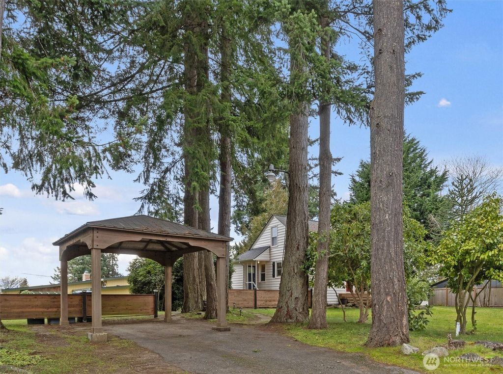Photo of 21522 92nd Avenue W, Edmonds, WA 98020 (MLS # 2487854)