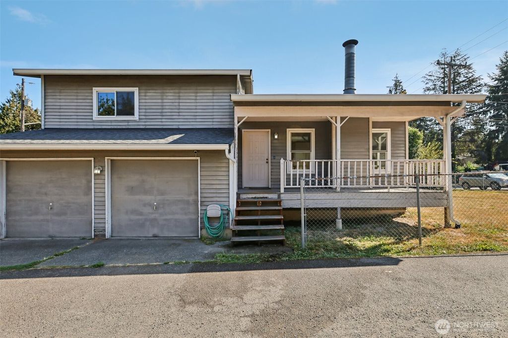 Photo of 3000 SW 106th Street, Seattle, WA 98146 (MLS # 2401396)