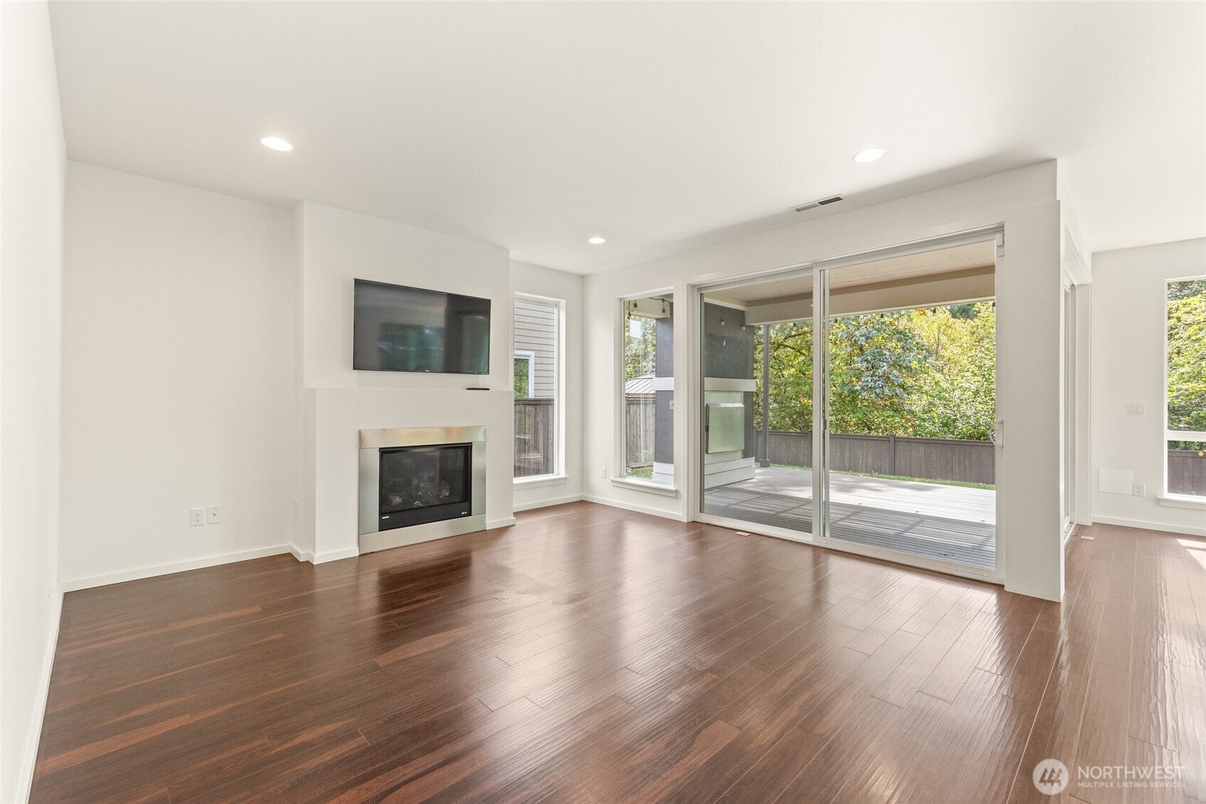 5657 S 328th Place