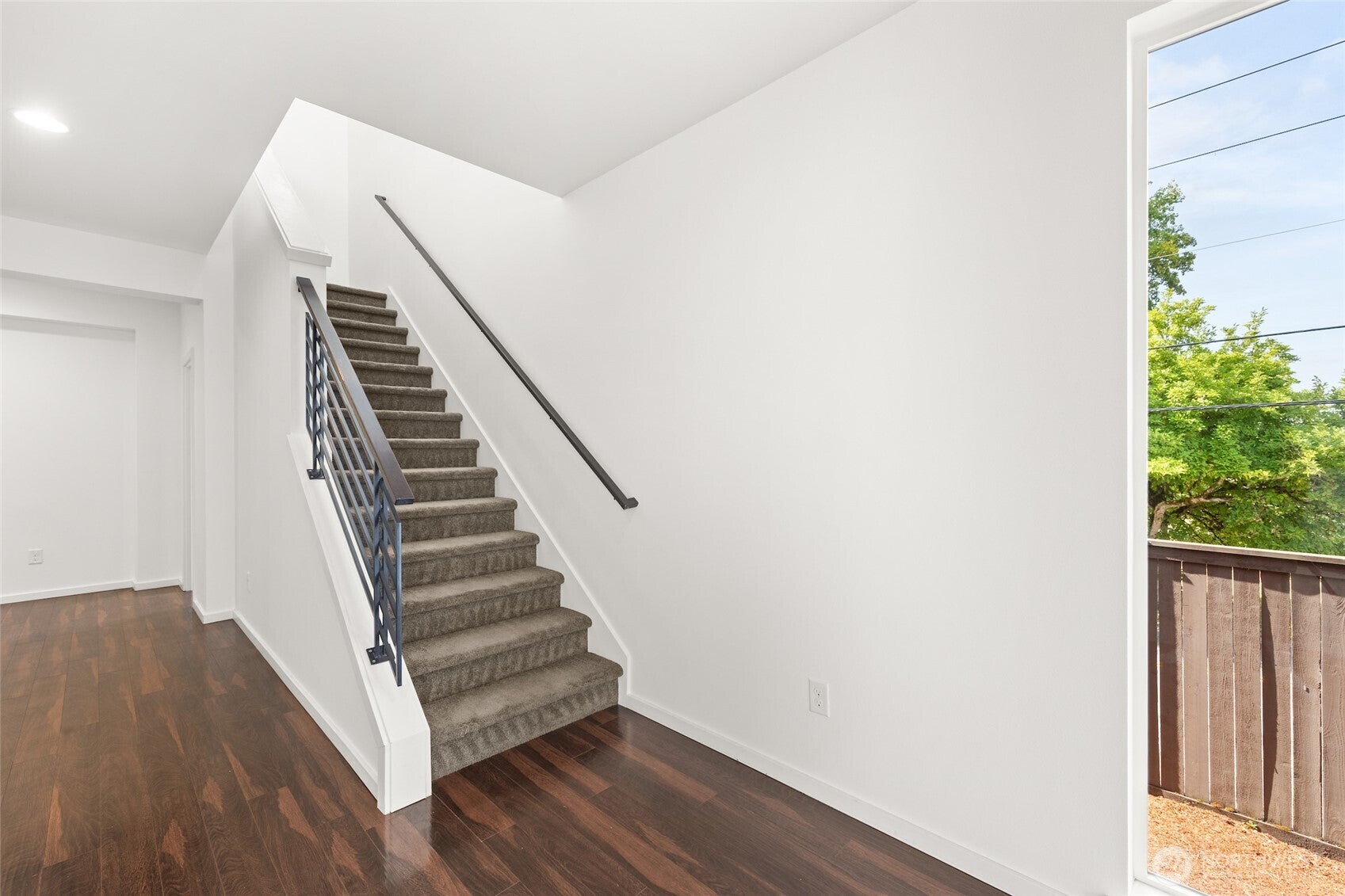 5657 S 328th Place