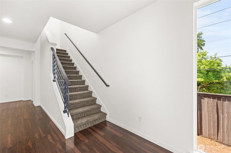5657 S 328th Place