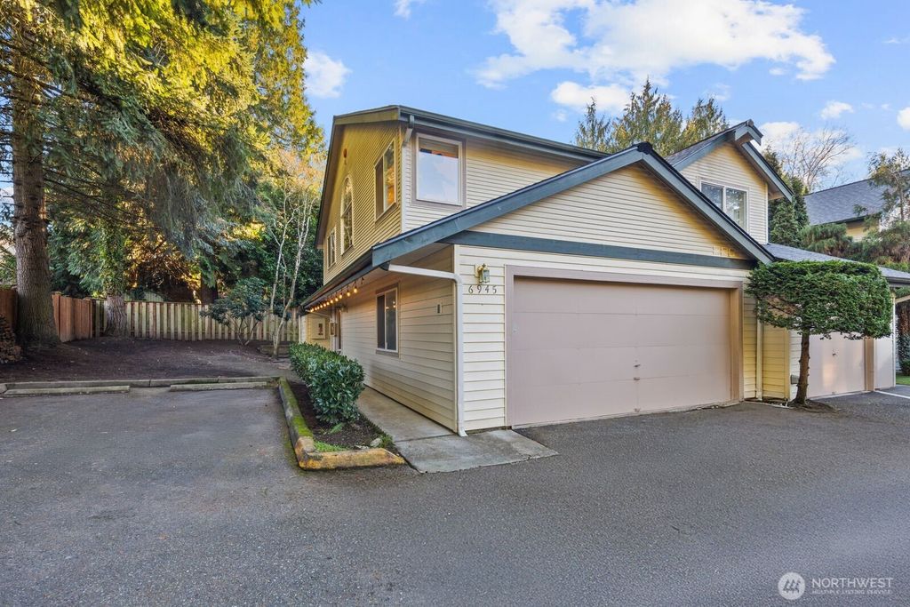 Photo of 6945 NE 170th Street, Kenmore, WA 98028 (MLS # 2470843)