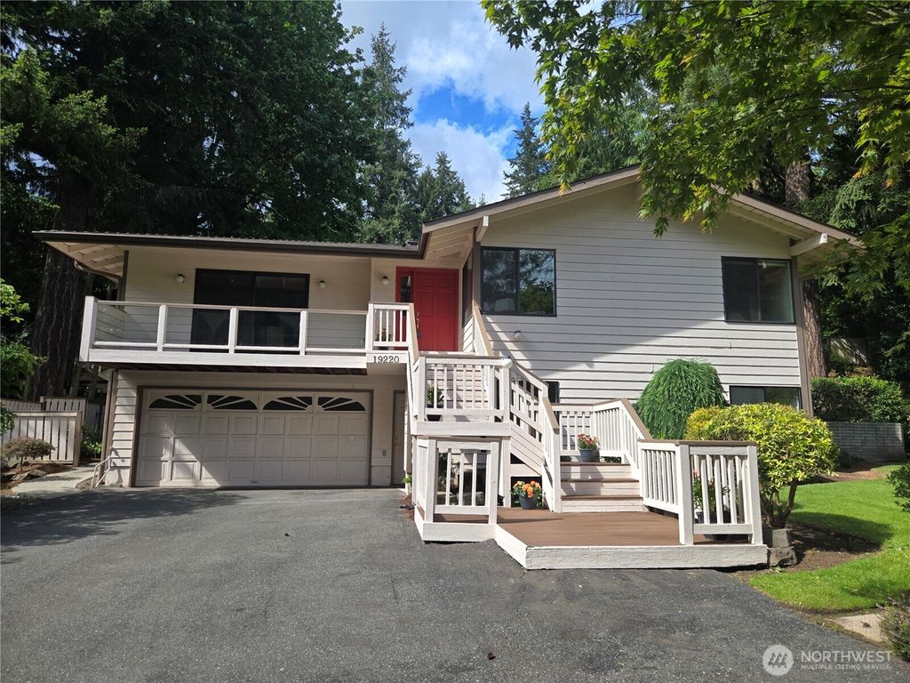 Photo of 19220 37th Avenue NE, Lake Forest Park, WA 98155 (MLS # 2375632)
