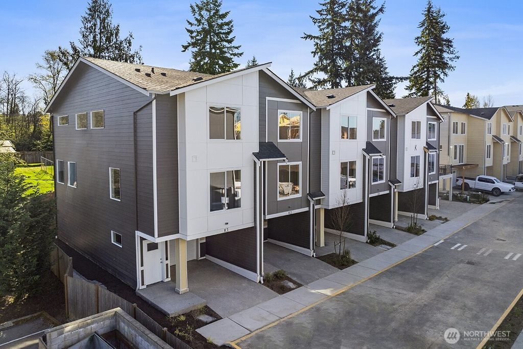 Photo of 16823 Alder Way #K3, Lynnwood, WA 98037 (MLS # 2511783)