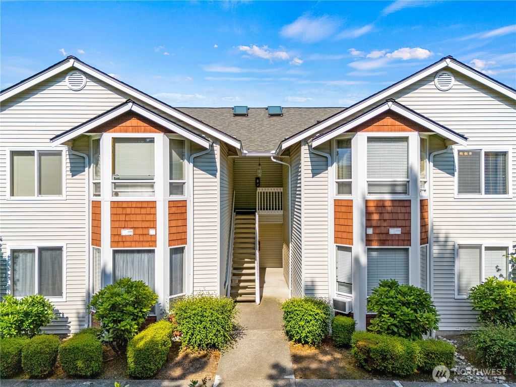 Photo of 800 96th Avenue NE #H202, Lake Stevens, WA 98258 (MLS # 2393835)