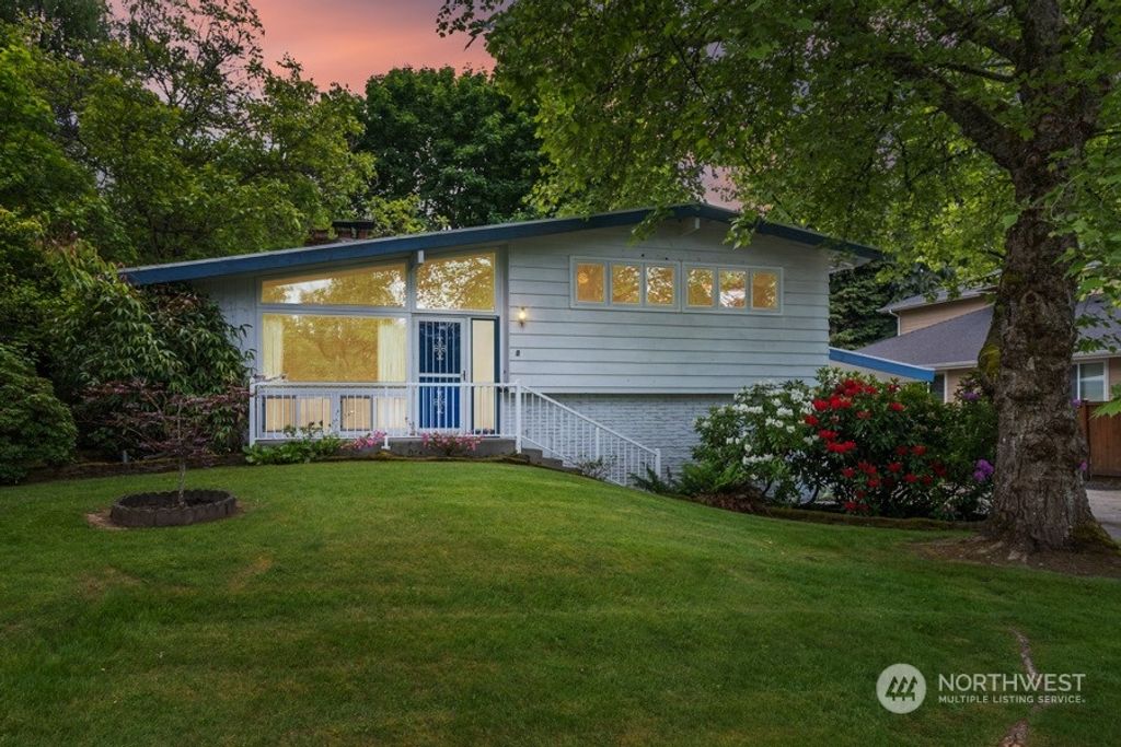 Photo of 14723 SE Eastgate Drive, Bellevue, WA 98006 (MLS # 2075769)