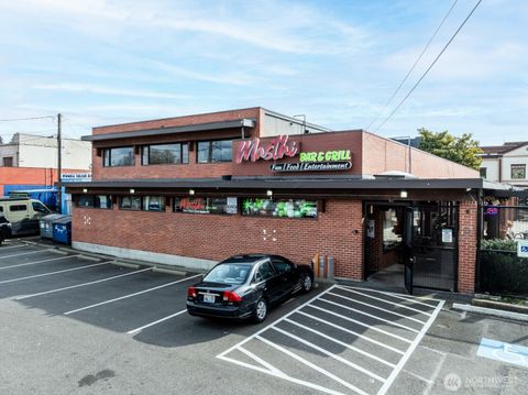 Photo of 320 W Harrison Street, Kent, WA 98032 (MLS # 2502035)