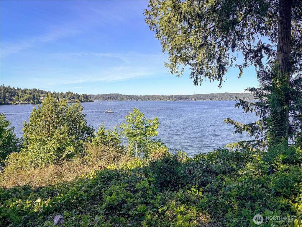 Photo of 17180 Agate Street NE, Bainbridge Island, WA 98110 (MLS # 2543383)