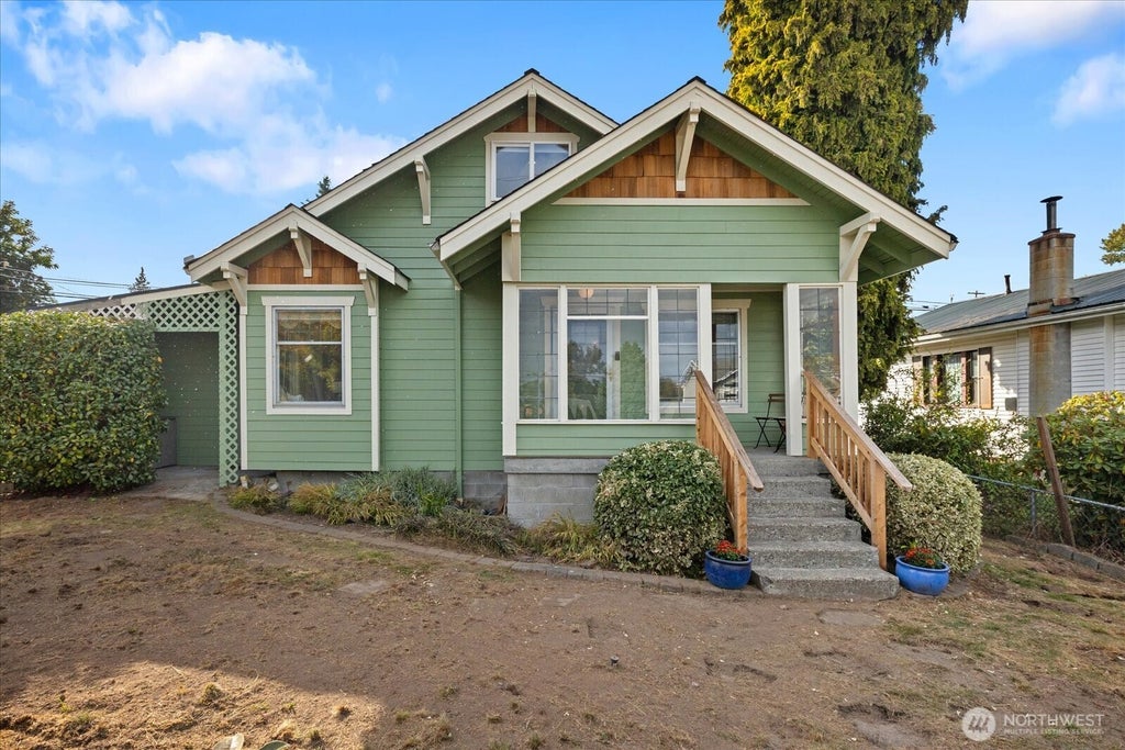 Photo of 916 E Marine View Drive, Everett, WA 98201 (MLS # 2586881)