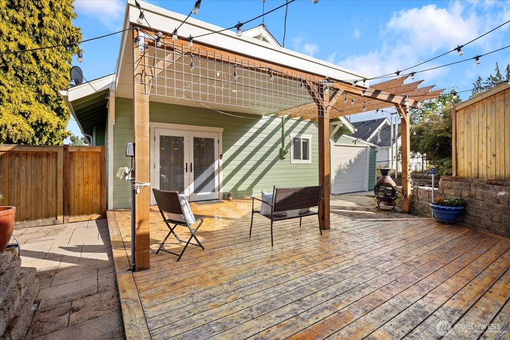 Photo of 916 E Marine View Drive, Everett, WA 98201 (MLS # 2586881)