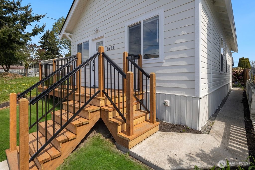 Photo of 2615 Harrison Avenue, Everett, WA 98201 (MLS # 2362350)