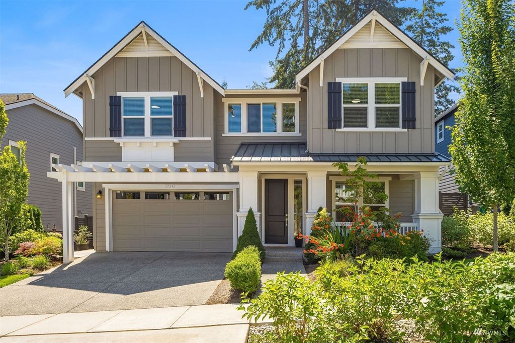 Photo of 17245 NE 116th Way, Redmond, WA 98052 (MLS # 1994541)