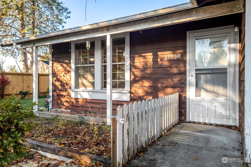 Photo of 21230 SE 271st Place, Maple Valley, WA 98038 (MLS # 2179722)