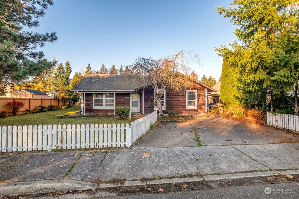 Photo of 21230 SE 271st Place, Maple Valley, WA 98038 (MLS # 2179722)