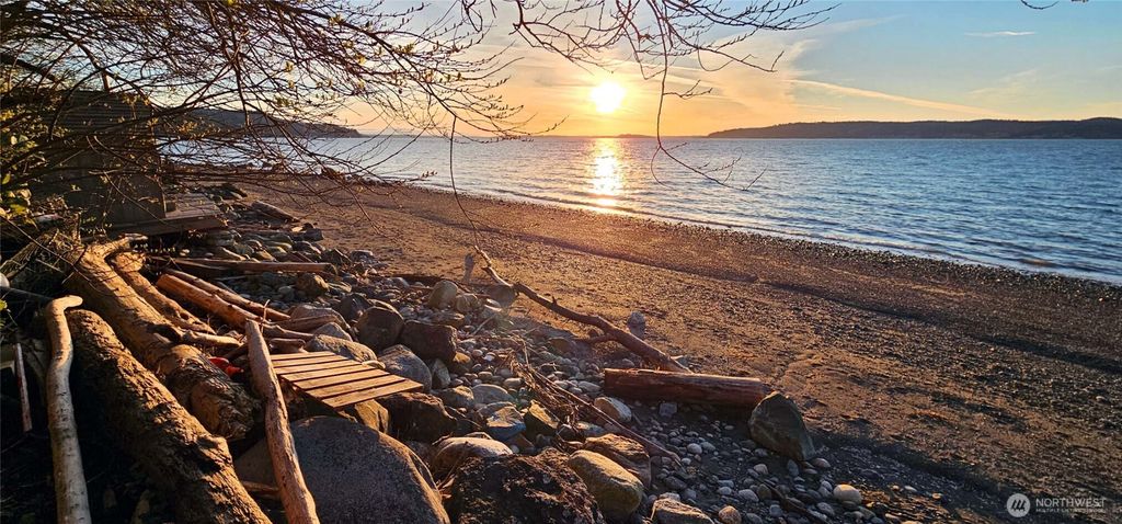 Photo of 303 Arrowhead Point Lane, Camano Island, WA 98282 (MLS # 2499382)