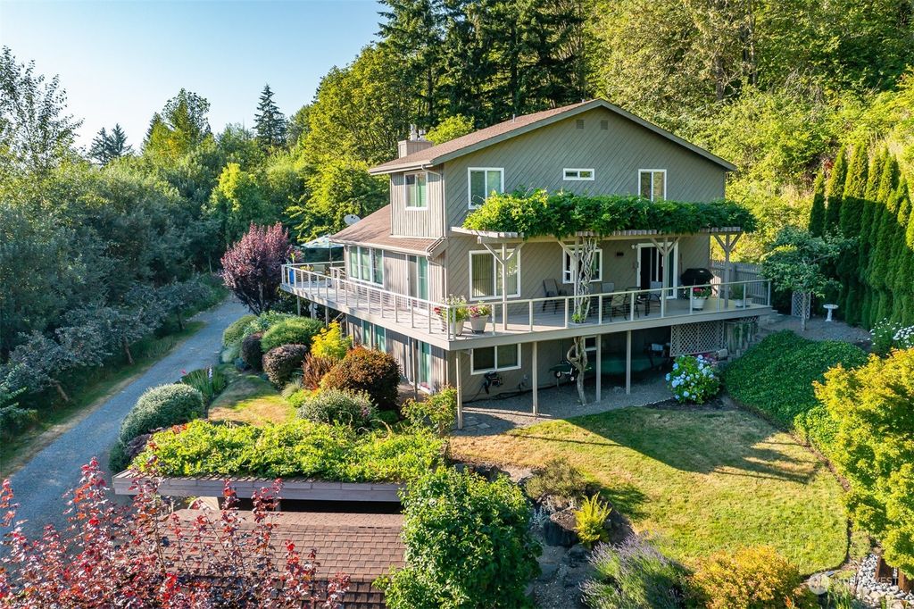 Photo of 3806 202nd Place SE, Sammamish, WA 98075 (MLS # 2027498)