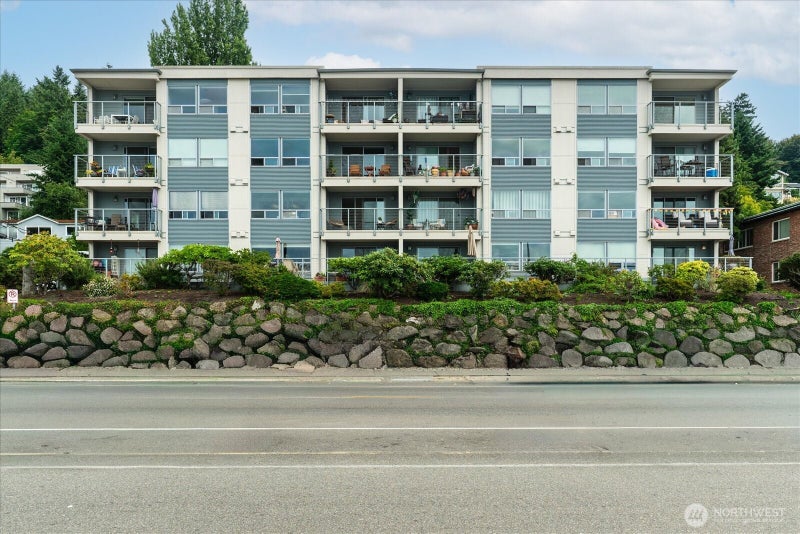 2200 Alki Avenue SW 203
