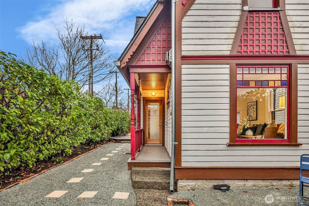 Photo of 828 23rd Avenue, Seattle, WA 98122 (MLS # 2454033)