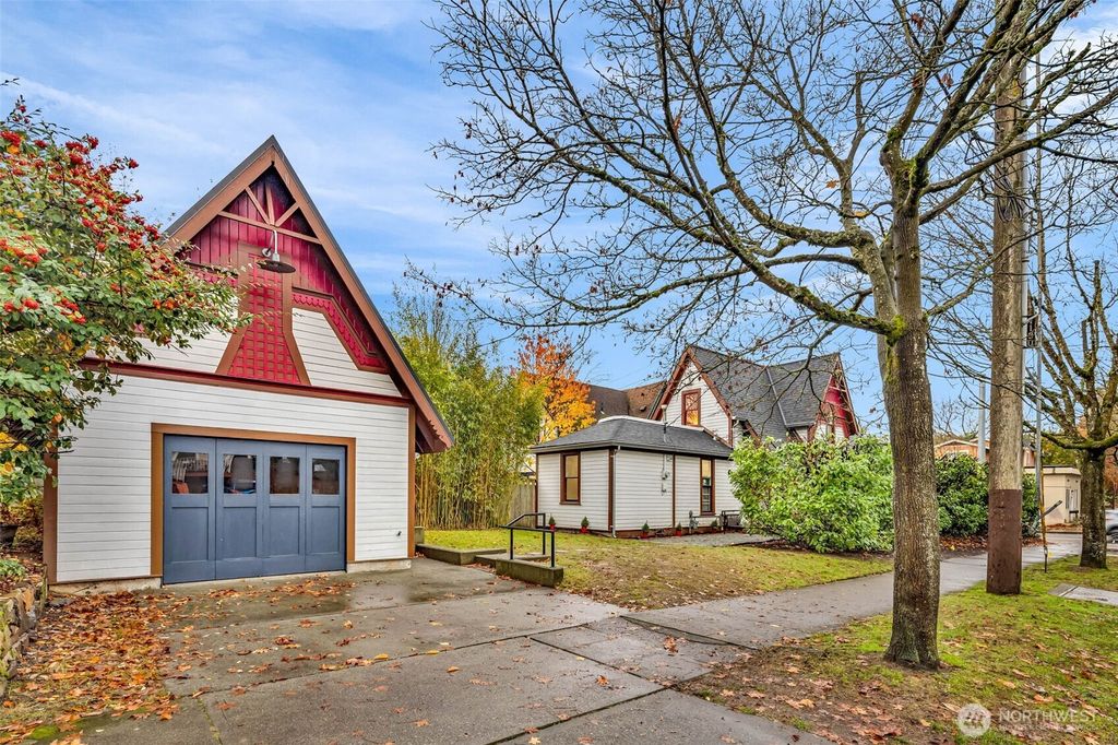 Photo of 828 23rd Avenue, Seattle, WA 98122 (MLS # 2454033)