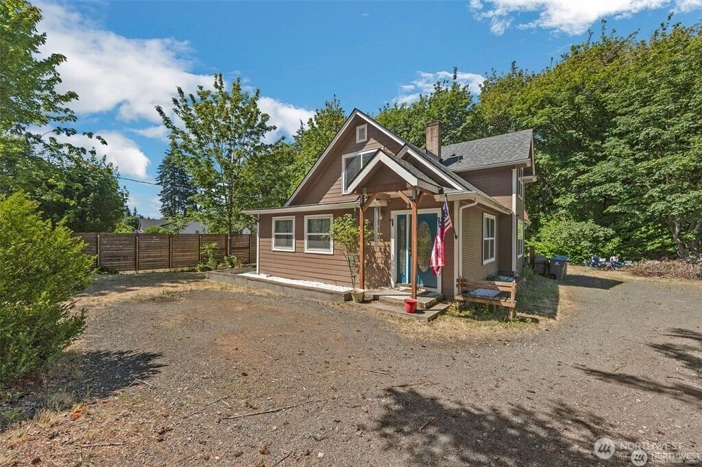 Photo of 1533 Northcliff Road, Shelton, WA 98584 (MLS # 2485556)
