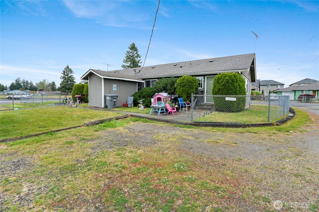 Photo of 922 134th Street Ct S, Tacoma, WA 98444 (MLS # 2535947)