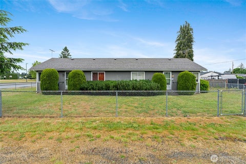 Photo of 922 134th Street Ct S, Tacoma, WA 98444 (MLS # 2535947)