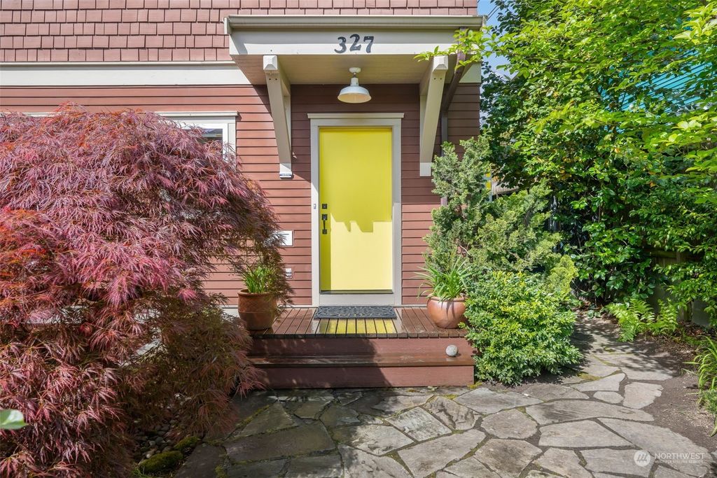 Photo of 327 16th Avenue, Seattle, WA 98122 (MLS # 2229697)