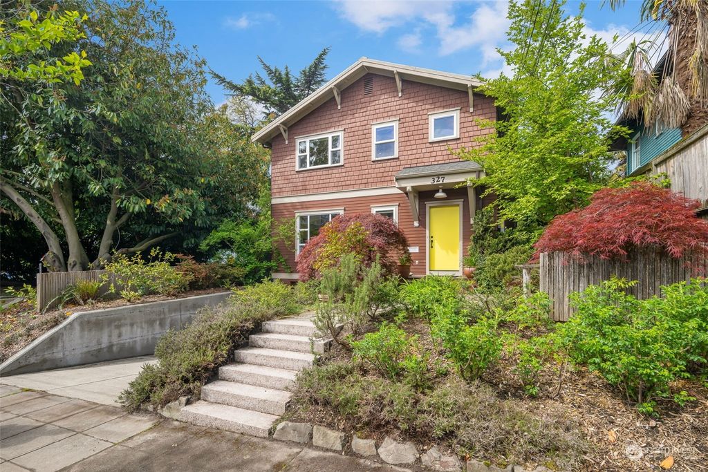 Photo of 327 16th Avenue, Seattle, WA 98122 (MLS # 2229697)