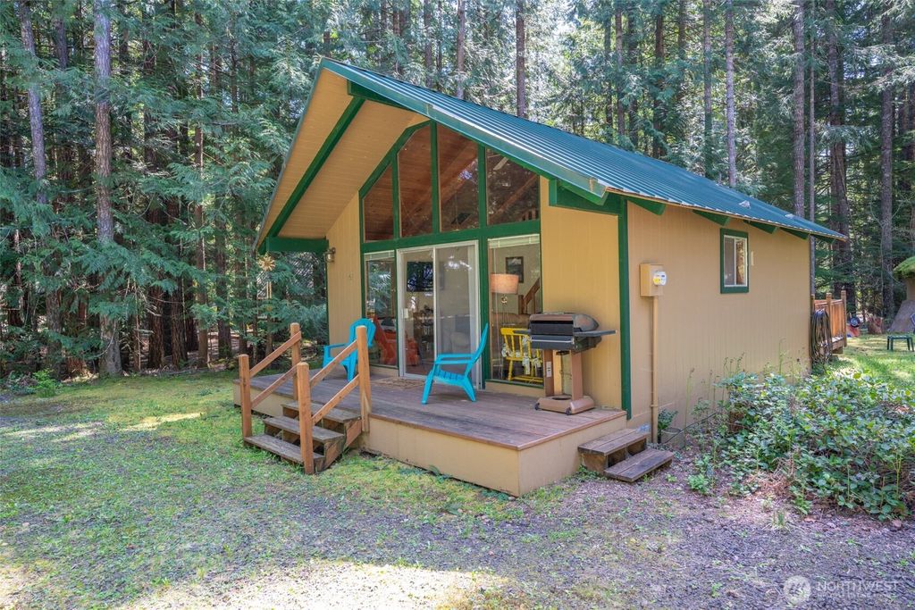 Photo of 61 N Hamma Hamma Drive W, Hoodsport, WA 98548 (MLS # 2513450)