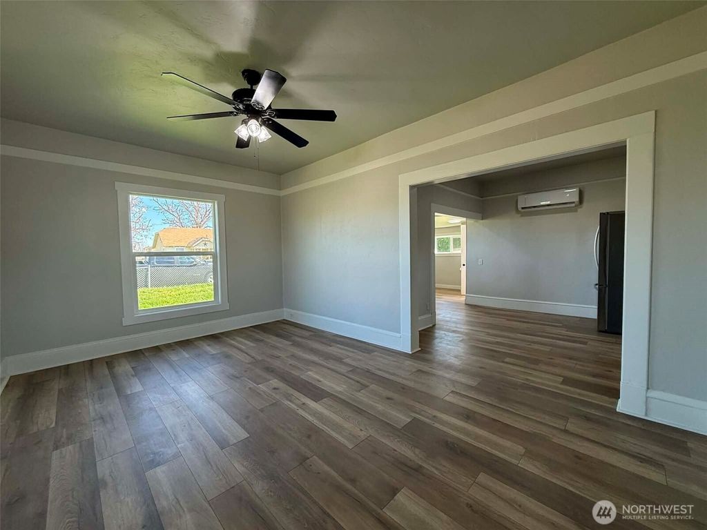 Photo of 7 Second Street, Touchet, WA 99360 (MLS # 2503304)