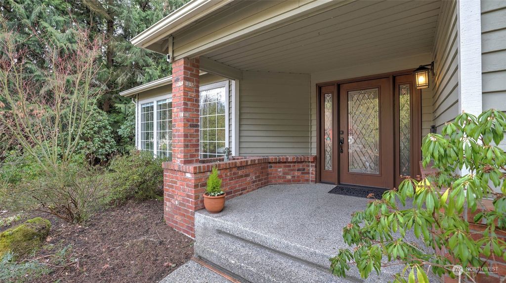 Photo of 26027 SE 29th Street, Sammamish, WA 98075 (MLS # 2039950)