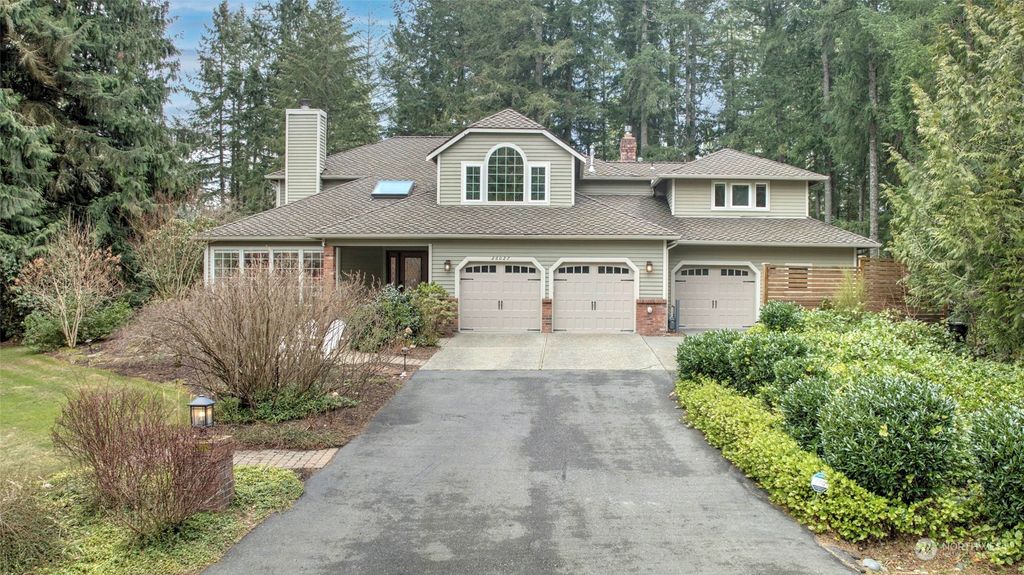 Photo of 26027 SE 29th Street, Sammamish, WA 98075 (MLS # 2039950)