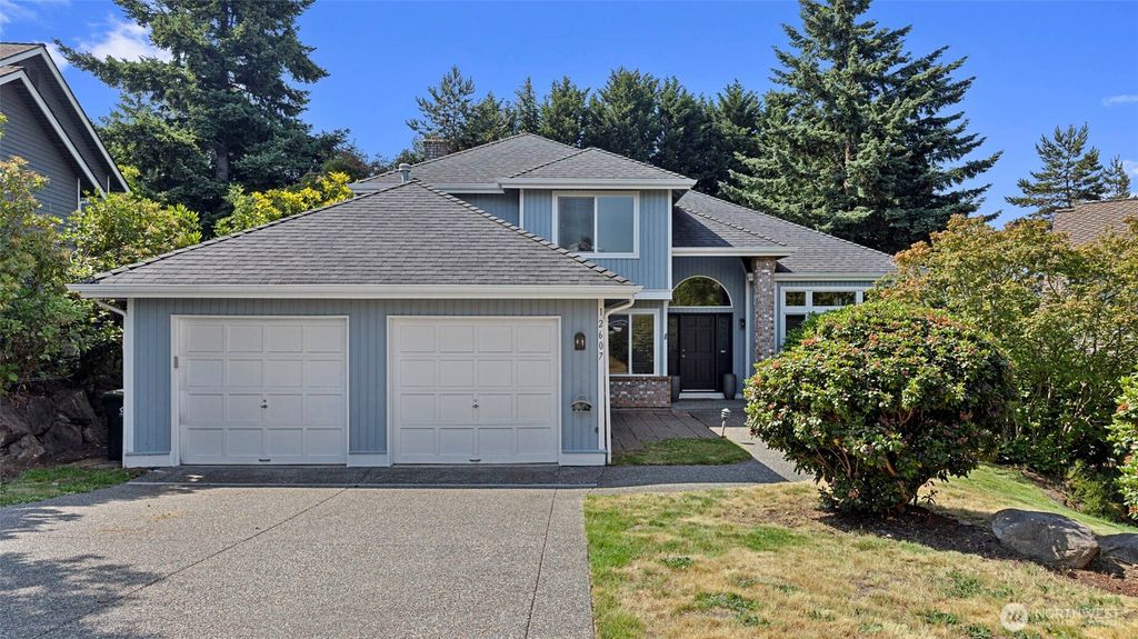 Photo of 12607 SE 255th Place, Kent, WA 98030 (MLS # 2398031)