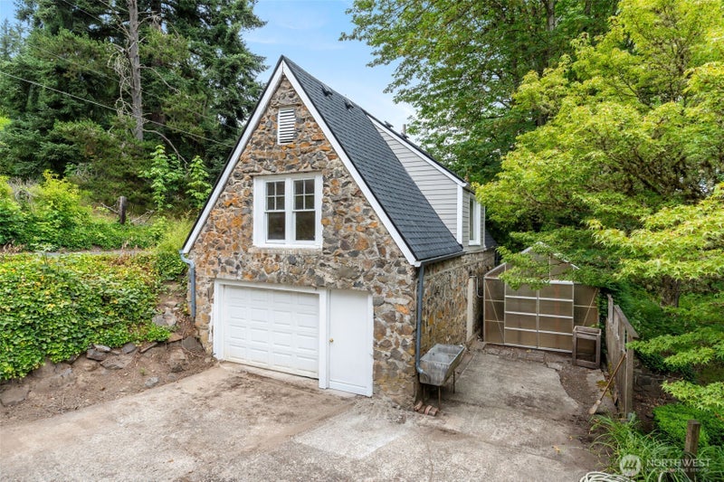 110 Sanderson Road