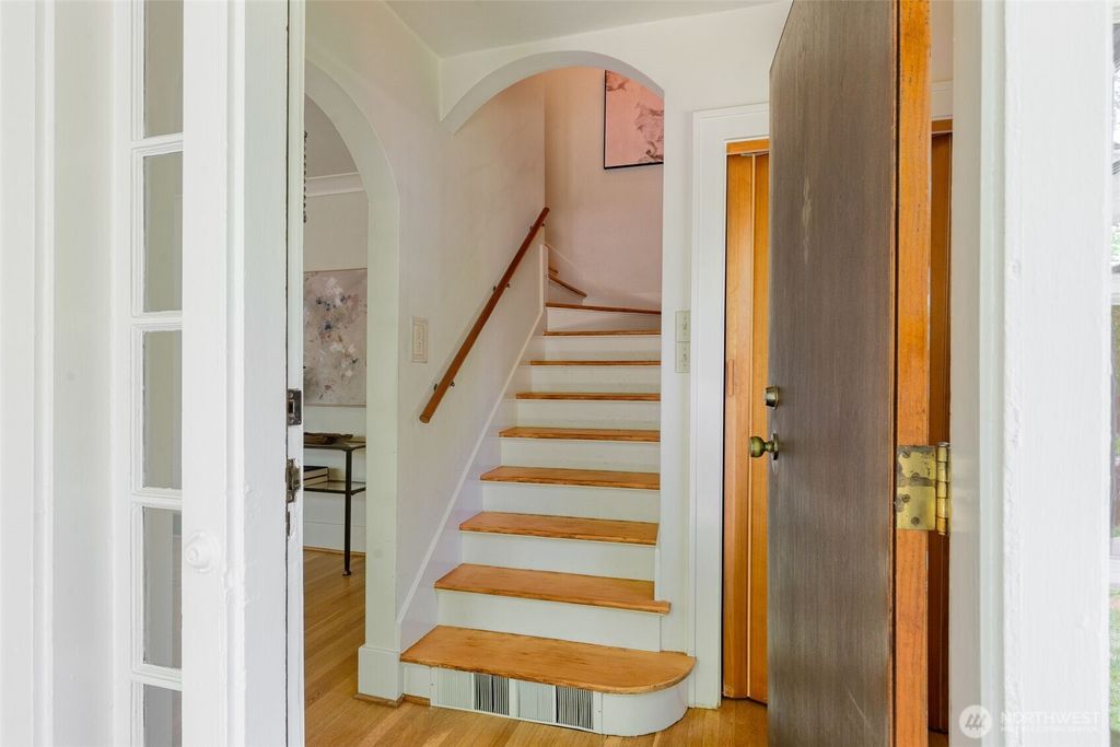 Photo of 2137 East Shelby Street, Seattle, WA 98112 (MLS # 2374194)