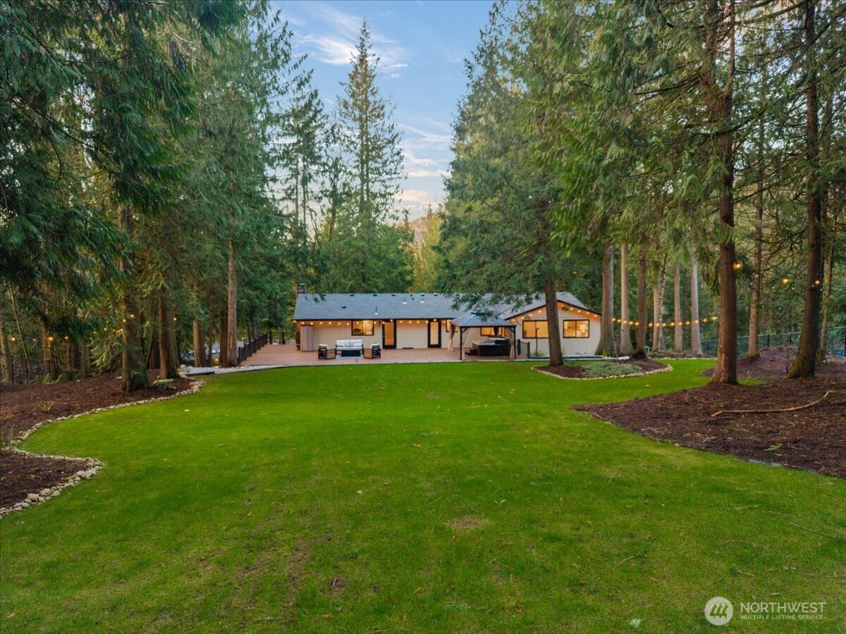 Issaquah, Washington, 98027, United States, 5 Bedrooms Bedrooms, ,3 BathroomsBathrooms,Residential,Active,2028801