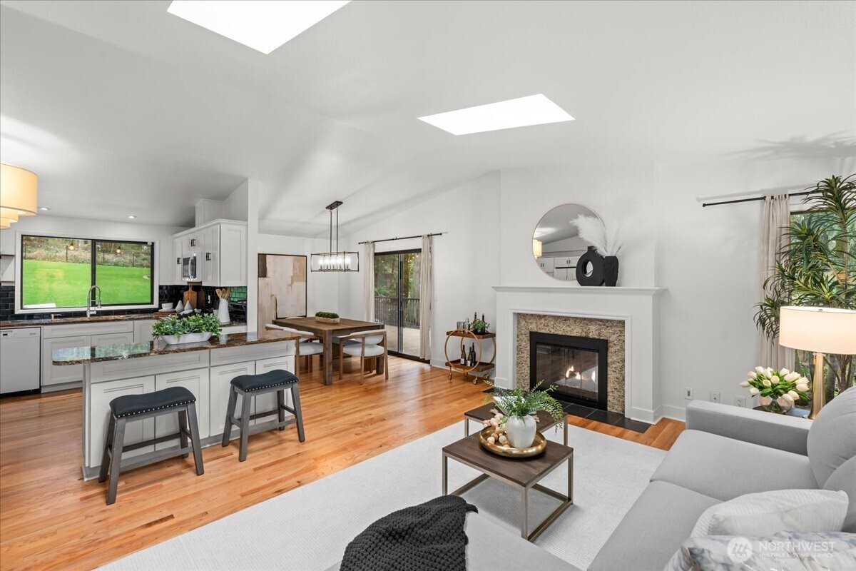 Issaquah, Washington, 98027, United States, 5 Bedrooms Bedrooms, ,3 BathroomsBathrooms,Residential,Active,2028801