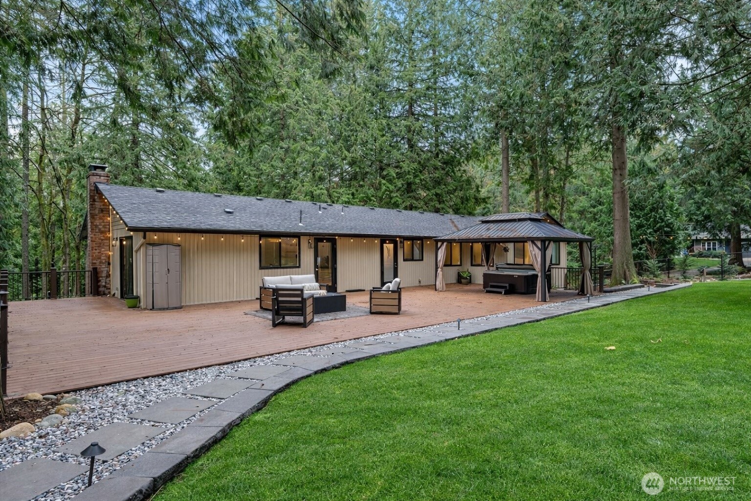 Issaquah, Washington, 98027, United States, 5 Bedrooms Bedrooms, ,3 BathroomsBathrooms,Residential,Active,2028801