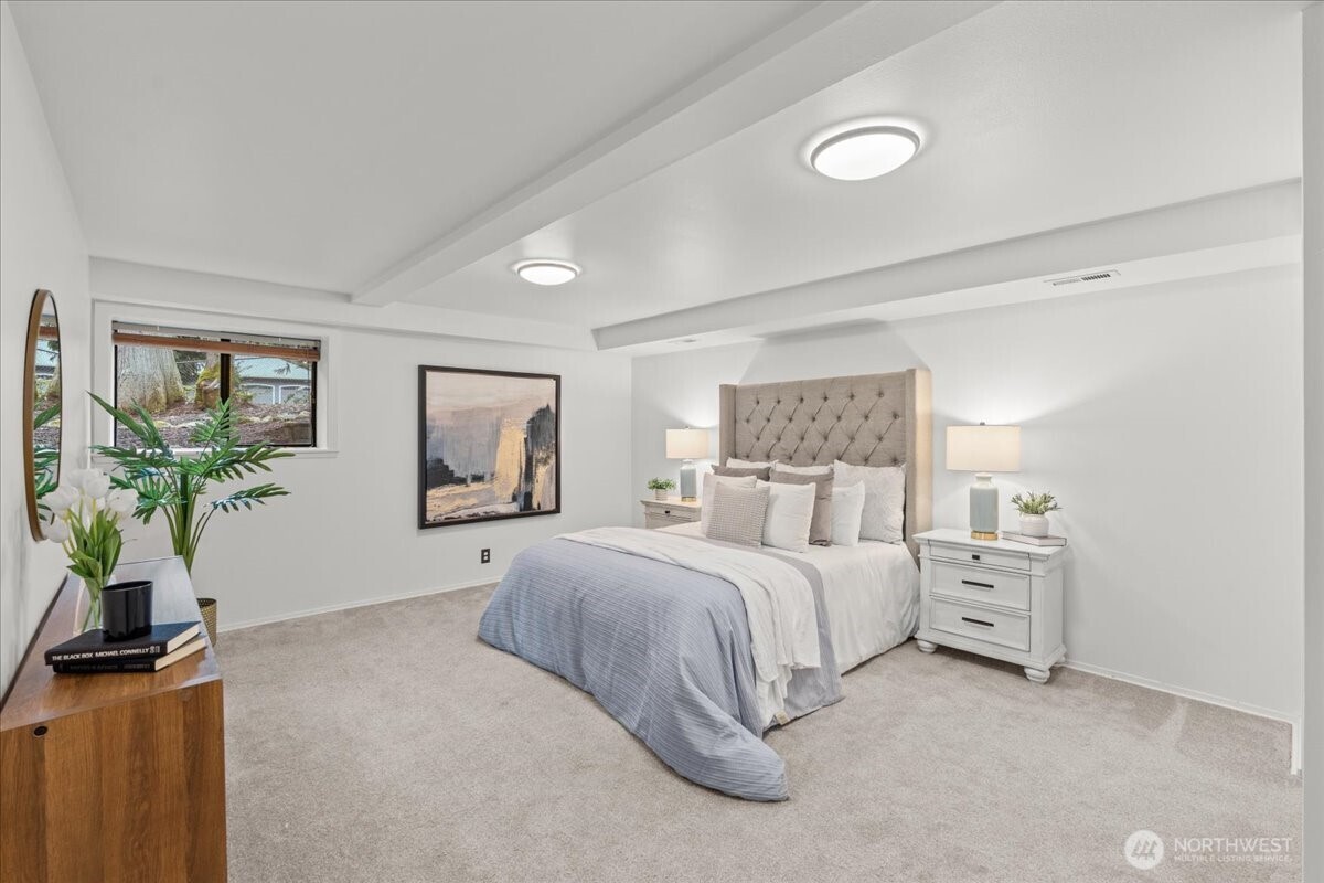 Issaquah, Washington, 98027, United States, 5 Bedrooms Bedrooms, ,3 BathroomsBathrooms,Residential,Active,2028801