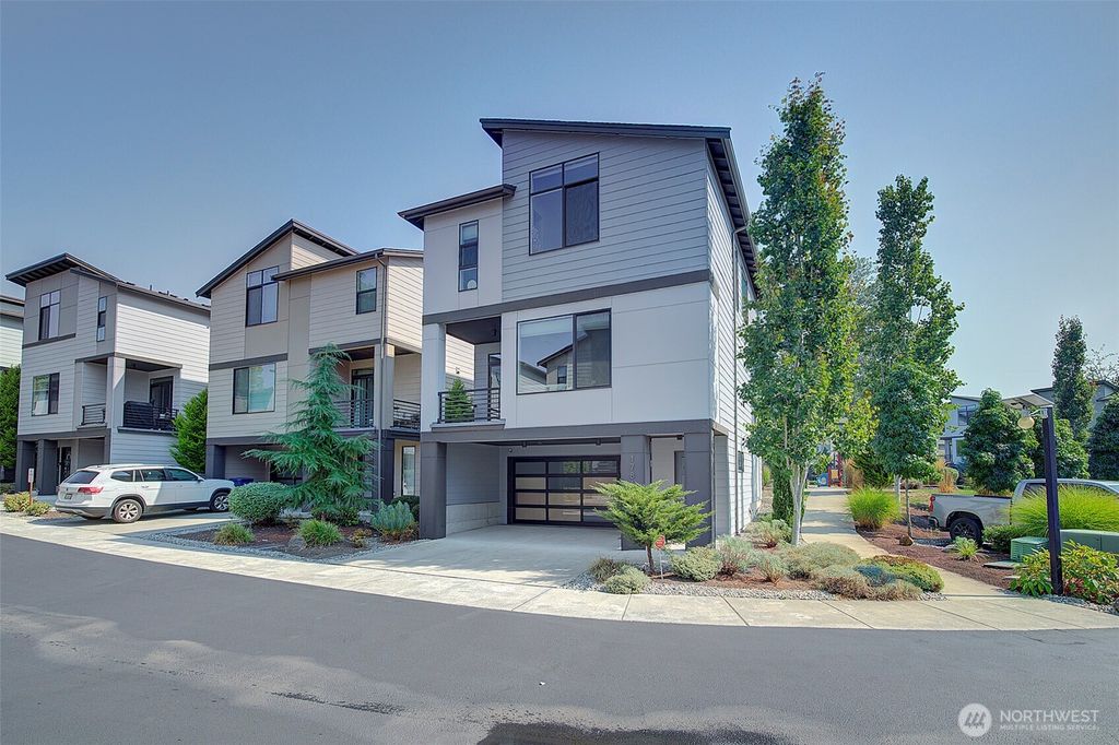 Photo of 17819 19th Avenue W, Lynnwood, WA 98037 (MLS # 2431438)