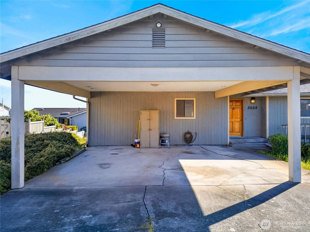 Photo of 5005 Dundee Drive, Anacortes, WA 98221 (MLS # 2535070)