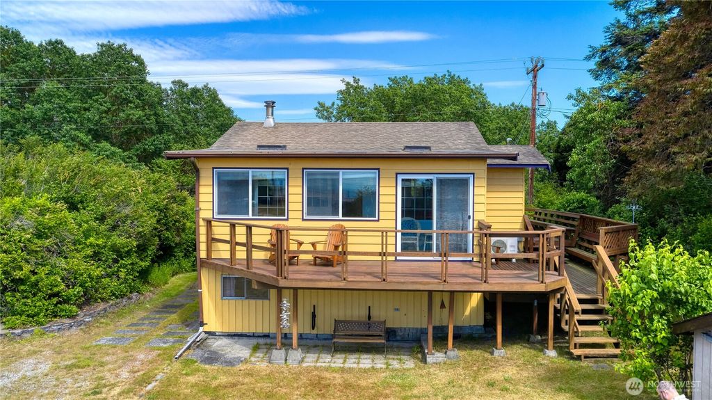 Photo of 669 Marine Drive, Point Roberts, WA 98281 (MLS # 2517036)